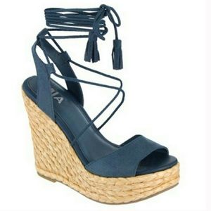 Denim tassel tie wedge